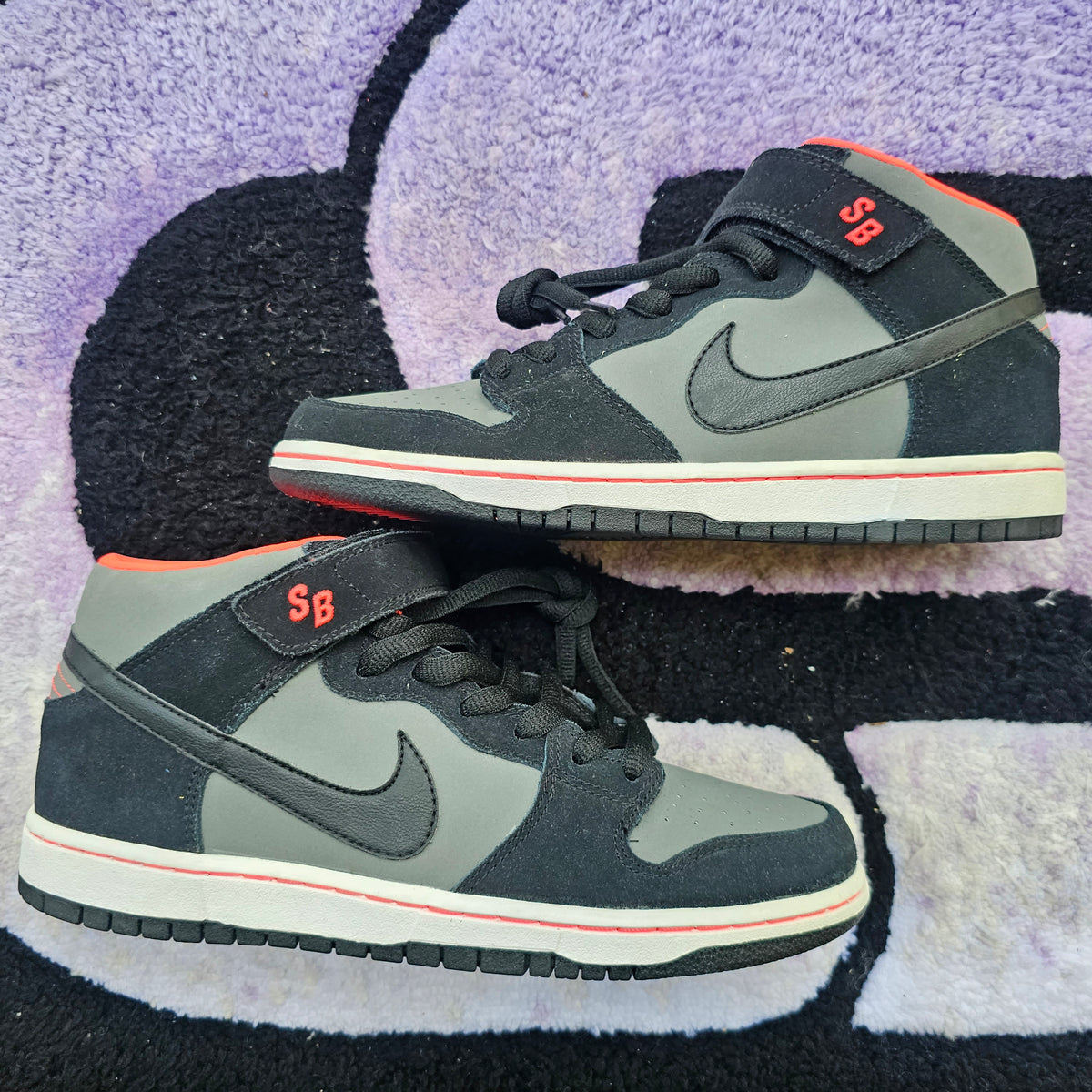 Nike Sb Dunk Mid SAMPLE "Laser Crimson" Size 9