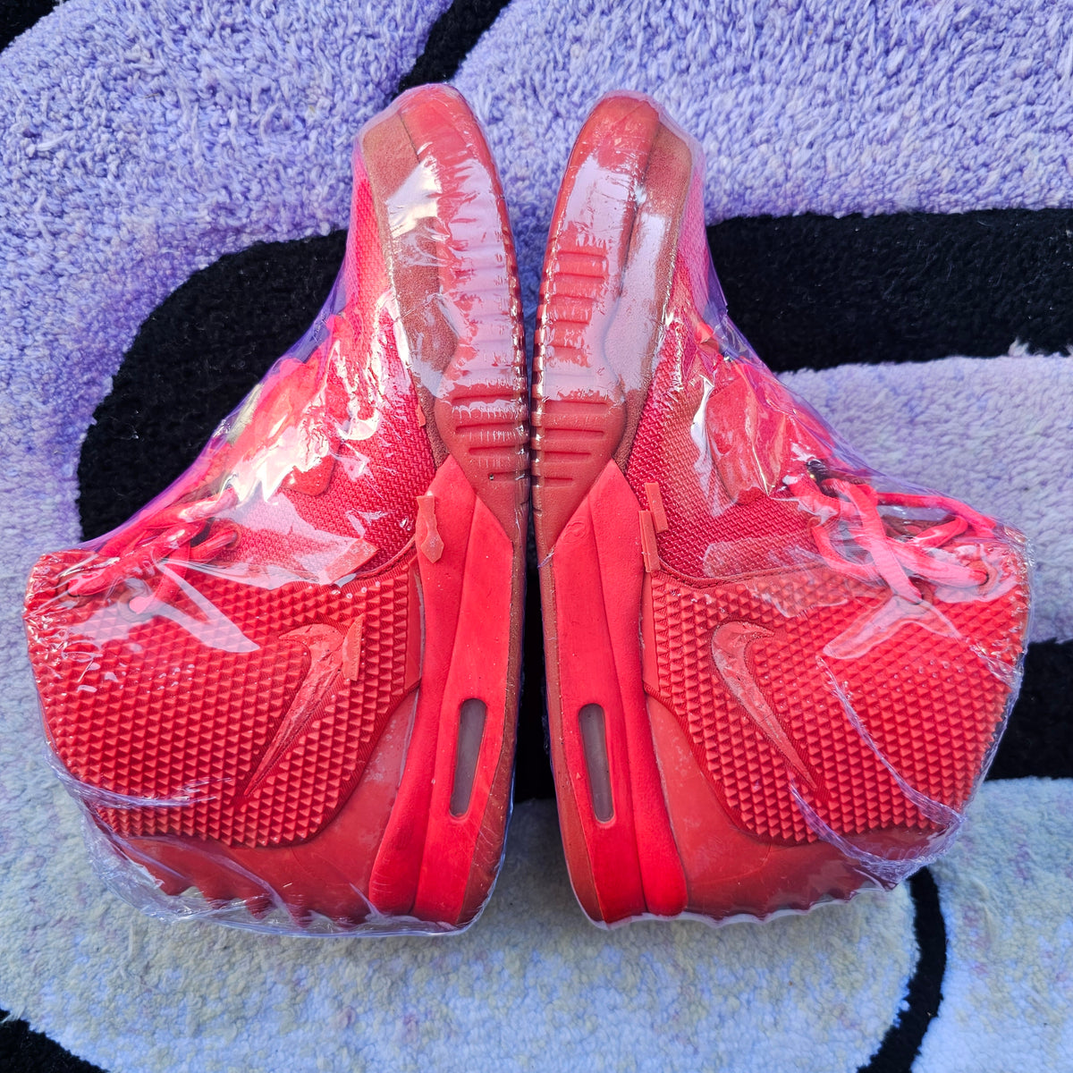 Nike Yeezy 2 "Red October" Size 9 Used