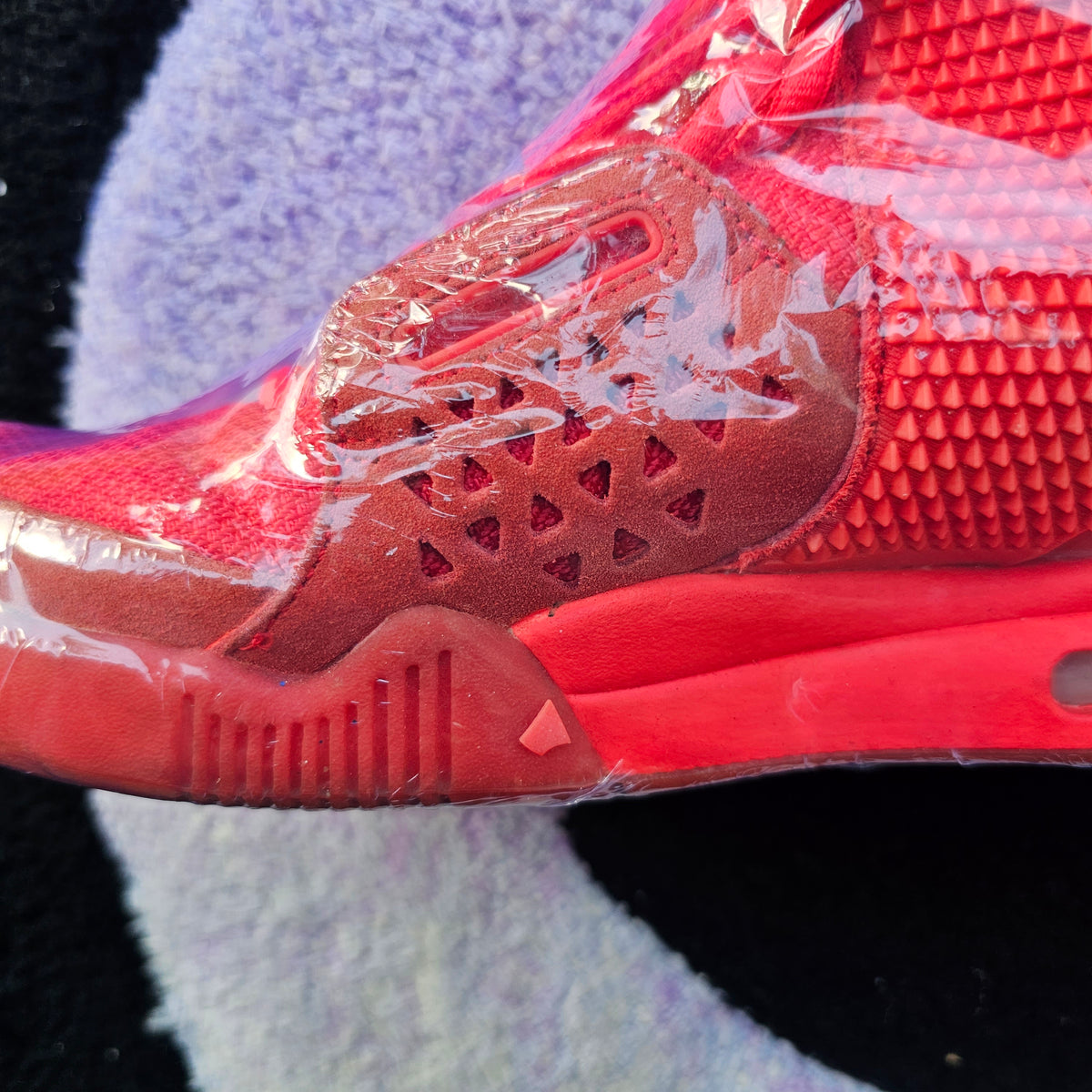 Nike Yeezy 2 "Red October" Size 9 Used