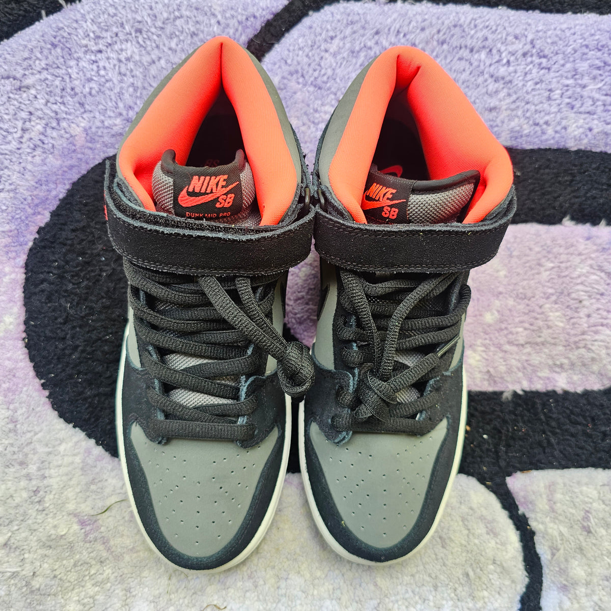 Nike Sb Dunk Mid SAMPLE "Laser Crimson" Size 9