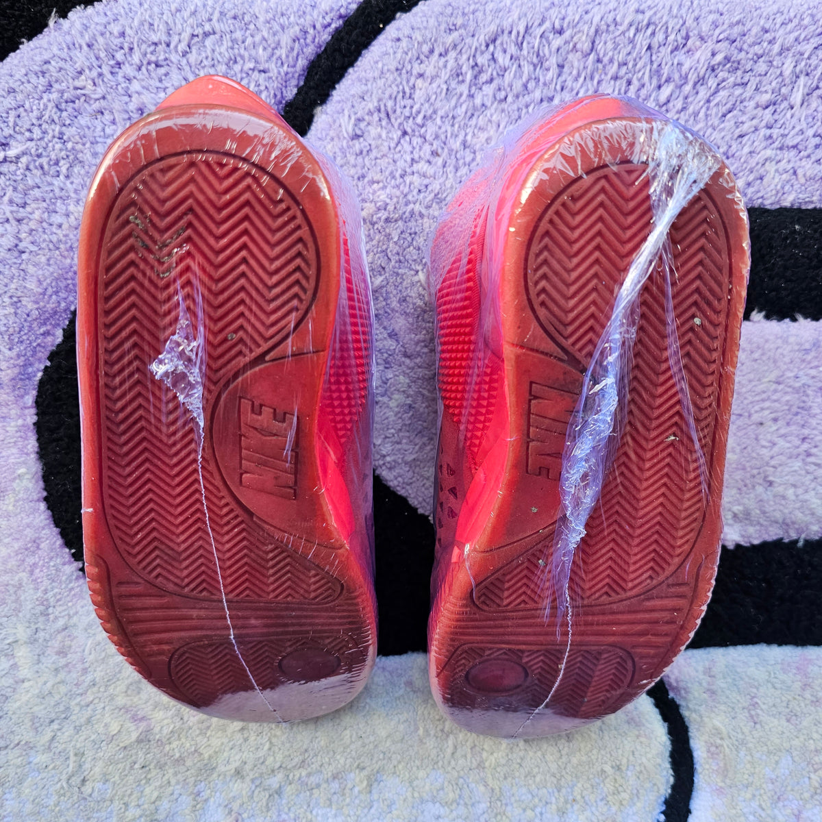 Nike Yeezy 2 "Red October" Size 9 Used