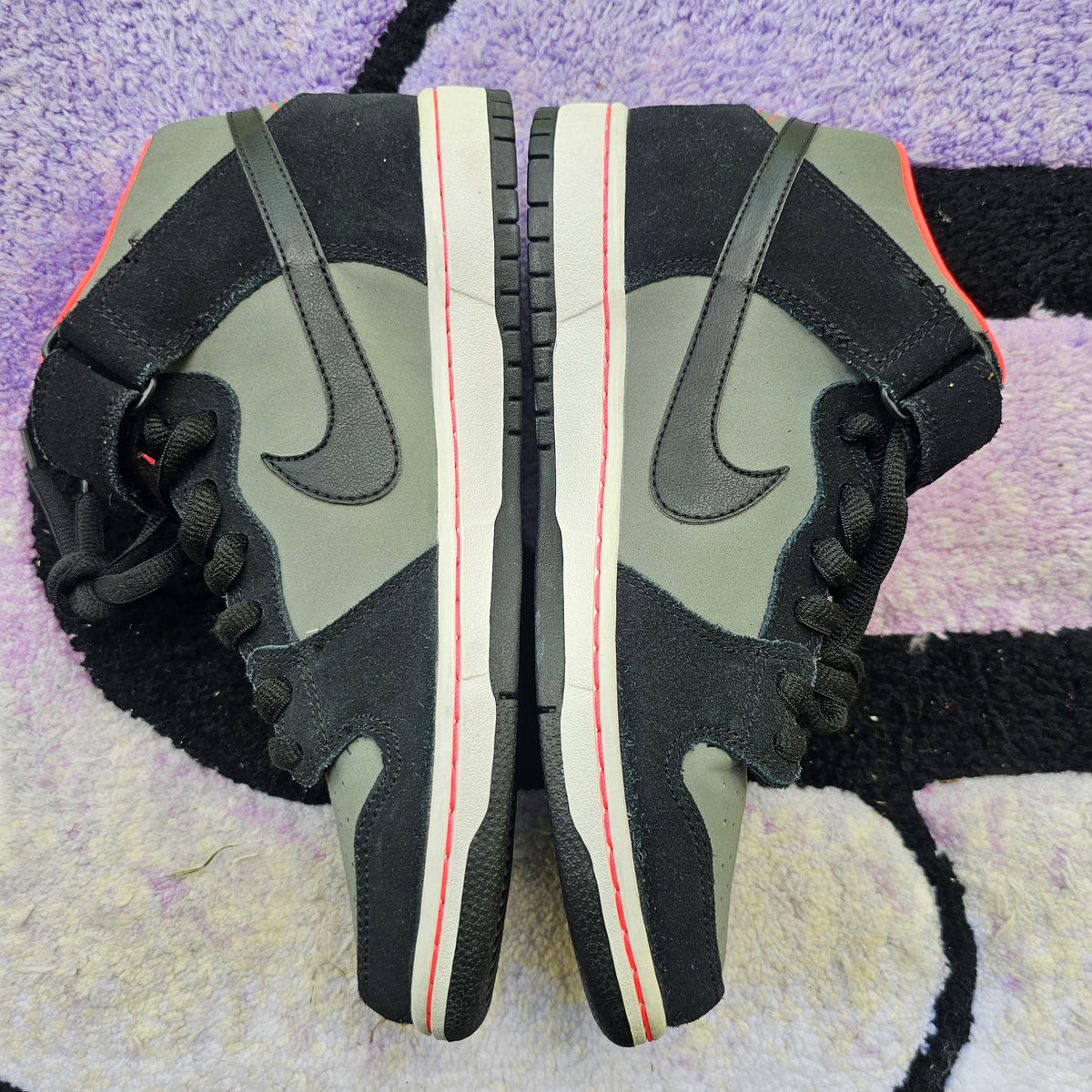Nike Sb Dunk Mid SAMPLE "Laser Crimson" Size 9