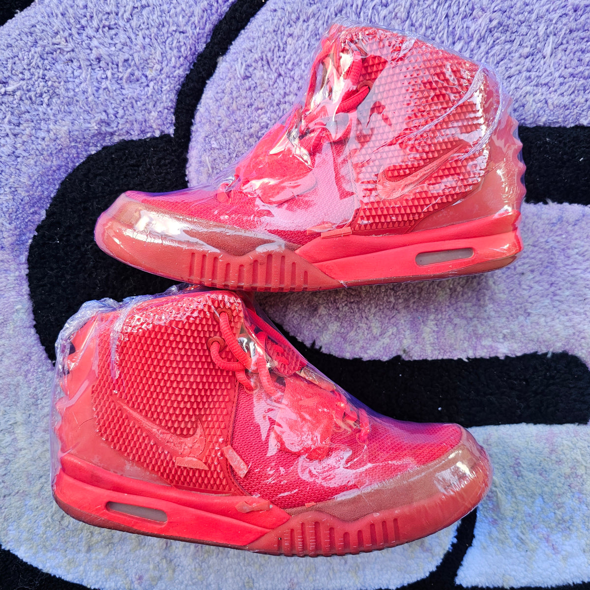 Nike Yeezy 2 "Red October" Size 9 Used