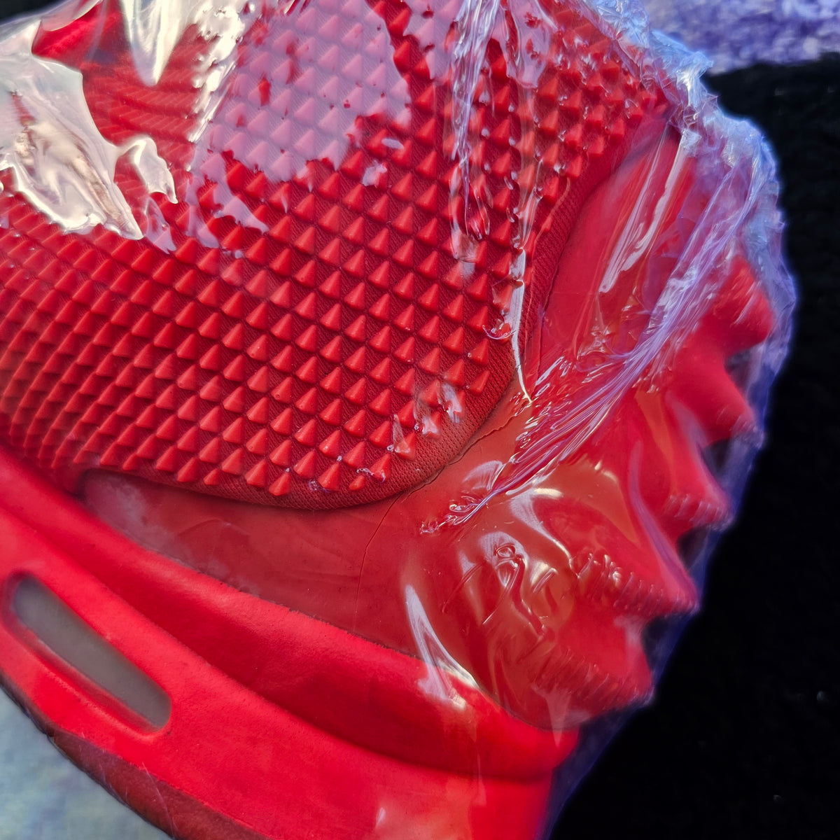 Nike Yeezy 2 "Red October" Size 9 Used