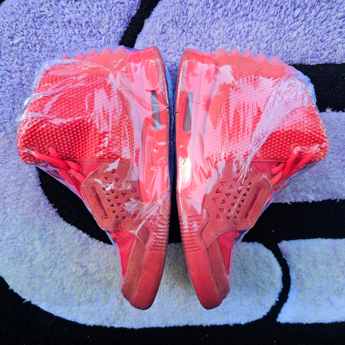 Nike Yeezy 2 "Red October" Size 9 Used